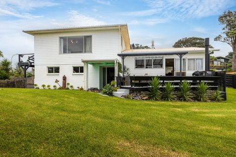 Photo of property in 4 Shearer Drive, Oakura, 4314