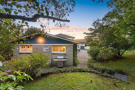 Photo of property in 2/220 East Coast Road, Forrest Hill, Auckland, 0620