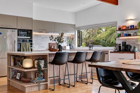 Photo of property in 12 Leatham Avenue, Strandon, New Plymouth, 4312