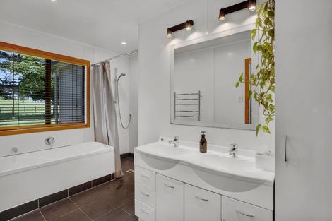 Photo of property in 300 Awai Road, Tarurutangi, New Plymouth, 4372