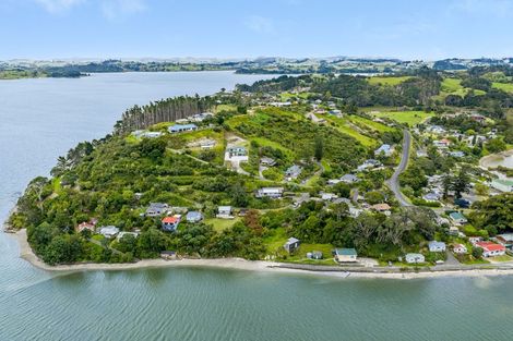 Photo of property in 14 Cliff Street, Pahi, Paparoa, 0571
