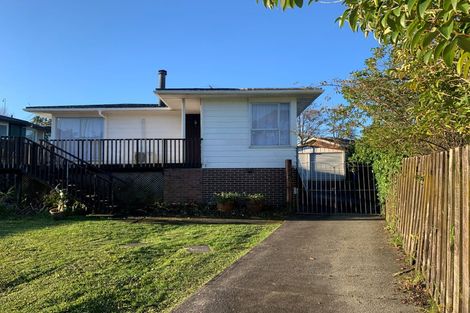 Photo of property in 17 Salamanca Road, Sunnynook, Auckland, 0620