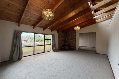 Photo of property in 10 Westpark Drive, West Harbour, Auckland, 0618