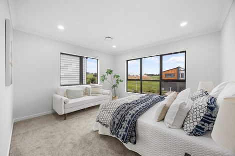 Photo of property in 39 Park Green Avenue, Rosehill, Papakura, 2113