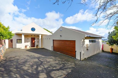 Photo of property in 123 Golf Road, Titirangi, Auckland, 0600