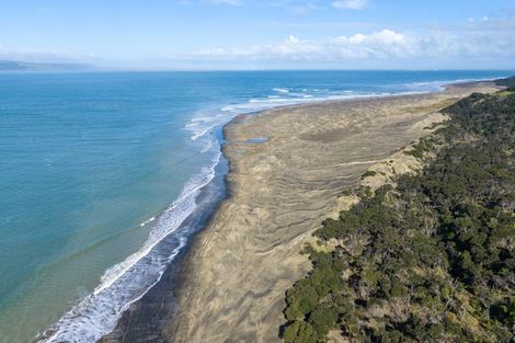 Photo of property in 6573 Pouto Road, Pouto, Te Kopuru, 0391