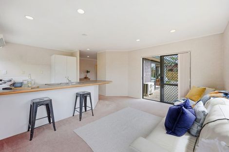 Photo of property in 76 Burswood Drive, Burswood, Auckland, 2013
