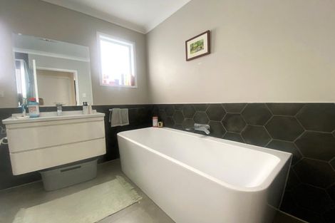 Photo of property in 1/176 Birkdale Road, Birkdale, Auckland, 0626