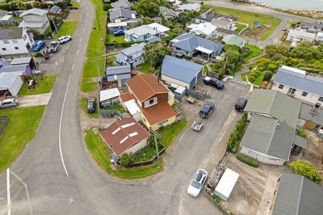 Photo of property in 2 Campbell Terrace, Motunau, Greta Valley, 7387