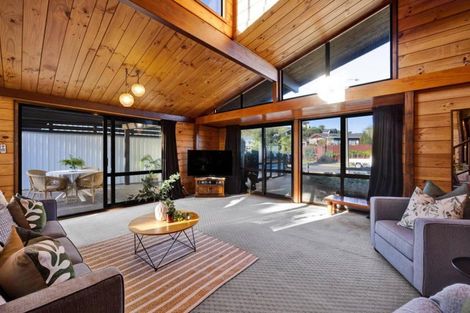 Photo of property in 8 Marchant Place, Westown, New Plymouth, 4310