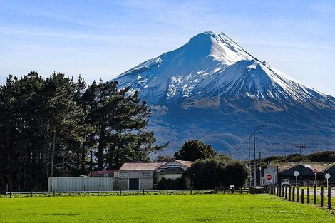 Photo of property in 2124 Eltham Road, Awatuna, Hawera, 4679