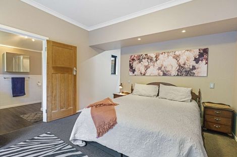 Photo of property in 24 Wairere Road, Bastia Hill, Whanganui, 4500