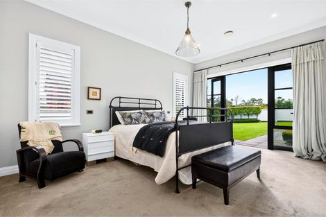 Photo of property in 80 Station Road, Kumeu, 0891