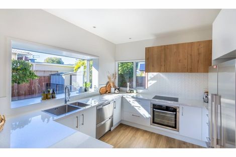 Photo of property in 249 Fifield Terrace, Opawa, Christchurch, 8023