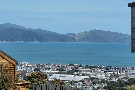 Photo of property in 2a Jacaranda Grove, Maungaraki, Lower Hutt, 5010