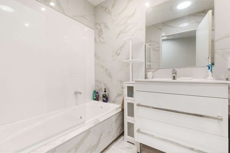 Photo of property in 43 Walsh Road, Papakura, 2110