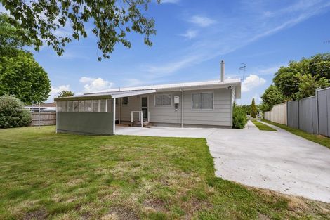 Photo of property in 2 Avon Close, Richmond Heights, Taupo, 3330