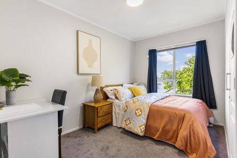 Photo of property in 22 Cairnbrae Court, Northcross, Auckland, 0632