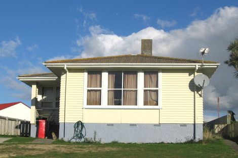 Photo of property in 19 Bellona Place, Cannons Creek, Porirua, 5024