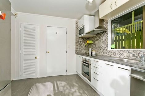 Photo of property in 2/81 Waipa Street, Birkenhead, Auckland, 0626