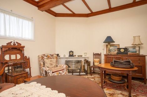 Photo of property in 10 Allardice Street, Dannevirke, 4930