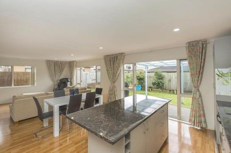 Photo of property in 25 Maypark Crescent, Flat Bush, Auckland, 2016