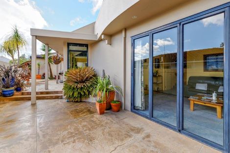 Photo of property in 123 Golf Road, Titirangi, Auckland, 0600