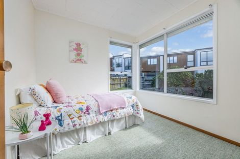 Photo of property in 20 Bellringer Road, Massey, Auckland, 0614