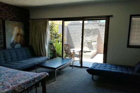 Photo of property in 1/70 Highland Park Drive, Highland Park, Auckland, 2010