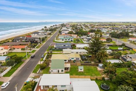 Photo of property in 64 Karewa Parade, Papamoa Beach, Papamoa, 3118