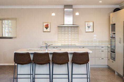 Photo of property in 28 Whakatomo Place, Havelock North, 4130