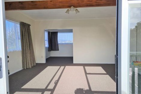 Photo of property in 7 Terrace Road, Titahi Bay, Porirua, 5022