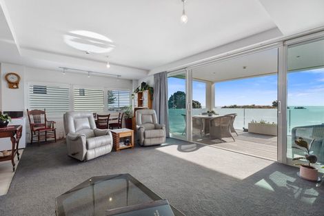 Photo of property in 1/154 Marine Parade, Mount Maunganui, 3116