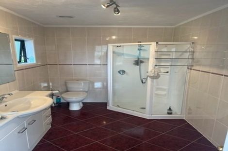 Photo of property in 1/28 Sandown Road, Rothesay Bay, Auckland, 0630