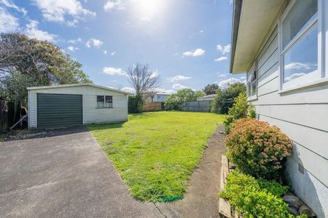 Photo of property in 10 Brentford Place, Manurewa, Auckland, 2102