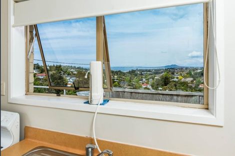 Photo of property in 1/819 East Coast Road, Northcross, Auckland, 0630