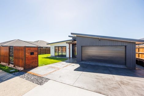 Photo of property in 26 Silicon Way, Fitzherbert, Palmerston North, 4410