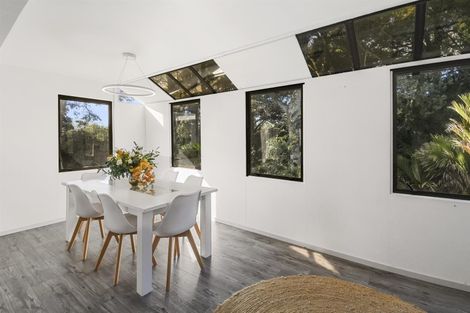 Photo of property in 102 Lawrence Crescent, Hillpark, Auckland, 2102