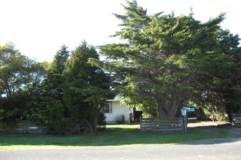 Photo of property in 16 Lake Street, Takapau, 4203