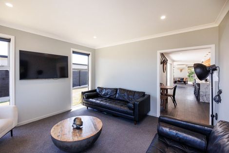 Photo of property in 30 Dogwood Way, Milson, Palmerston North, 4414