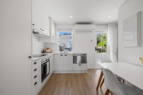 Photo of property in 2/42 Woodville Street, Edgeware, Christchurch, 8013