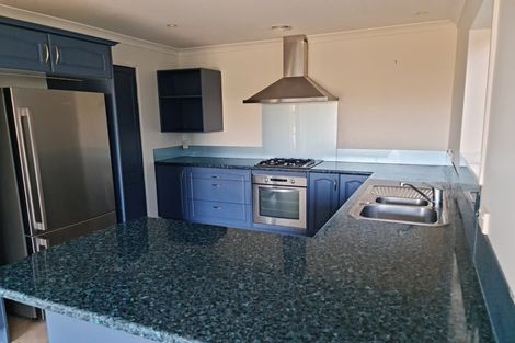 Photo of property in 140 Glanmire Road, Newlands, Wellington, 6037