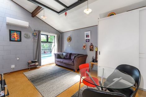 Photo of property in 19 Dudding Avenue, Northcote, Auckland, 0627