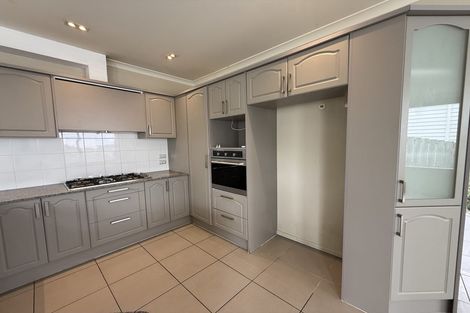 Photo of property in 18 Harrowglen Drive, Northcross, Auckland, 0632