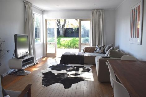 Photo of property in 1/19 Alma Street, Te Atatu South, Auckland, 0610