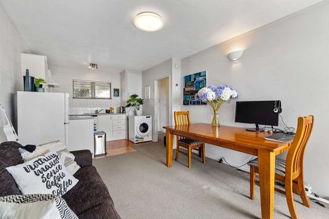 Photo of property in 10/32 Blockhouse Bay Road, Avondale, Auckland, 1026
