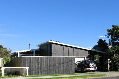 Photo of property in 22 Waimea Road, Waikanae Beach, Waikanae, 5036