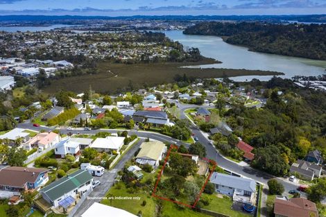 Photo of property in 18 Pemberton Avenue, Bayview, Auckland, 0629