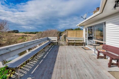 Photo of property in 2b Mahoe Street, Otaki Beach, Otaki, 5512