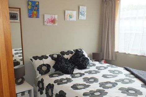 Photo of property in 2/66 Martin Avenue, Beckenham, Christchurch, 8023